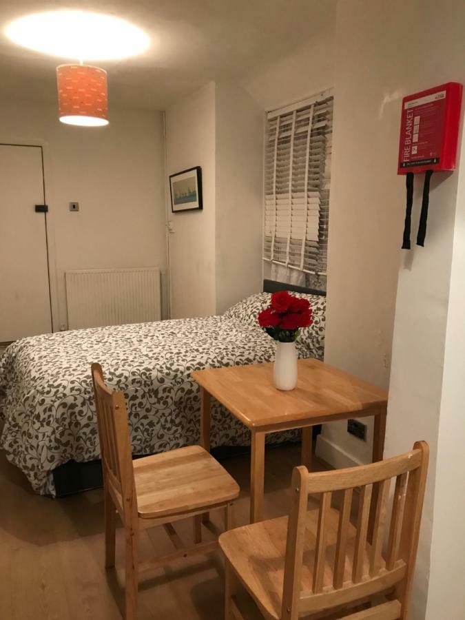 North London Studio Apartment Exterior photo